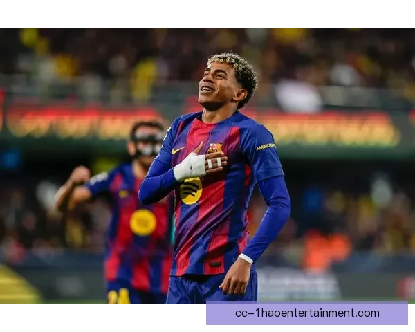 亚马尔闪耀2025西甲颁奖礼一人独揽最佳新人和最具影响力球员